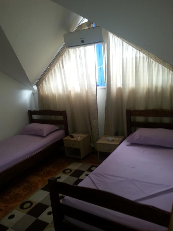 Hotel Ambasador Bahçallëk Pokoj fotografie