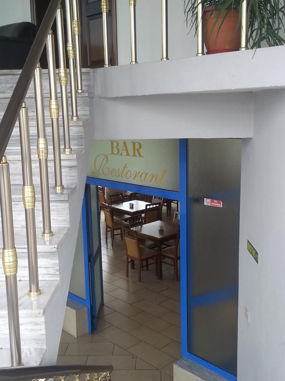 Hotel Ambasador Bahçallëk Exteriér fotografie