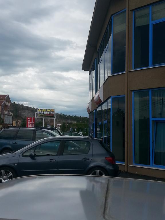 Hotel Ambasador Bahçallëk Exteriér fotografie